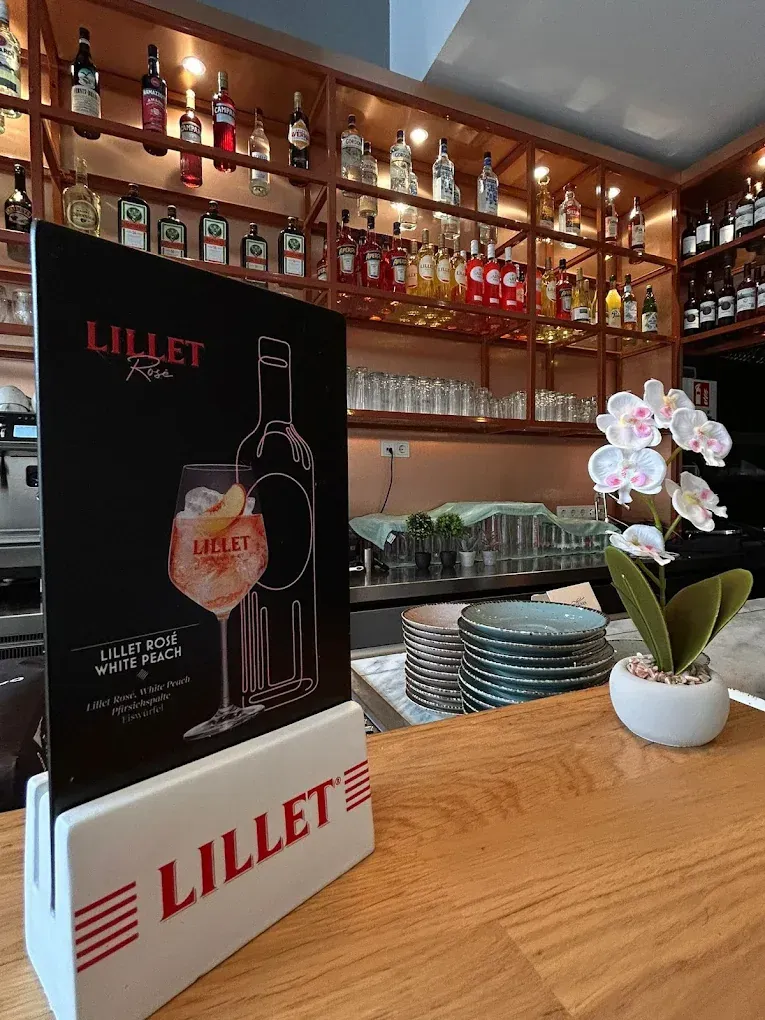 Bar und Kaffeetheke im Café Zum Kleeblatt Heidelberg Altstadt