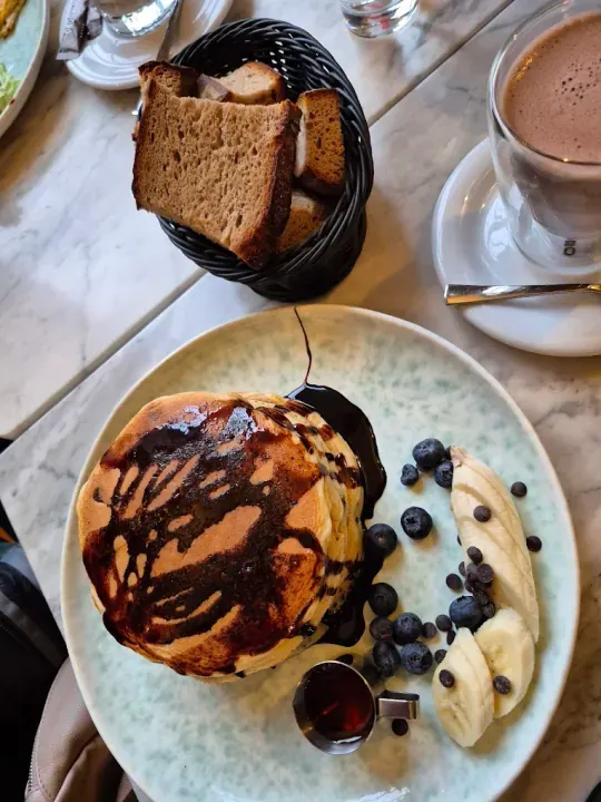 Pancakes und frischer Kaffee zum Frühstück im Café Zum Kleeblatt Heidelberg